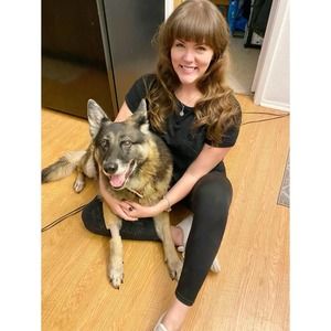 Meet your Posher, Holly